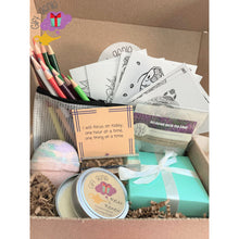 Load image into Gallery viewer, Lavender Spa &amp; Relaxation Gift - gift set

